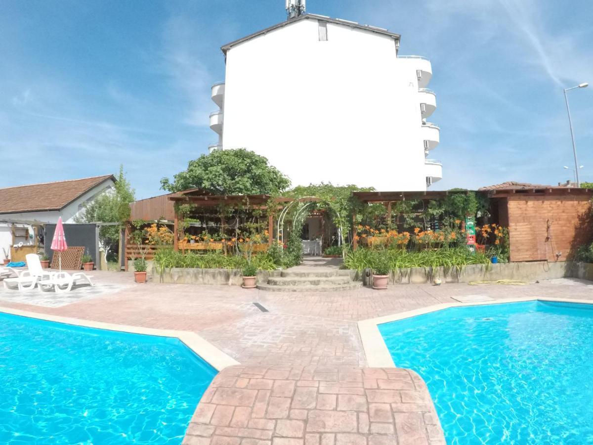 Alba Family Club Hotel Primorsko Zewnętrze zdjęcie