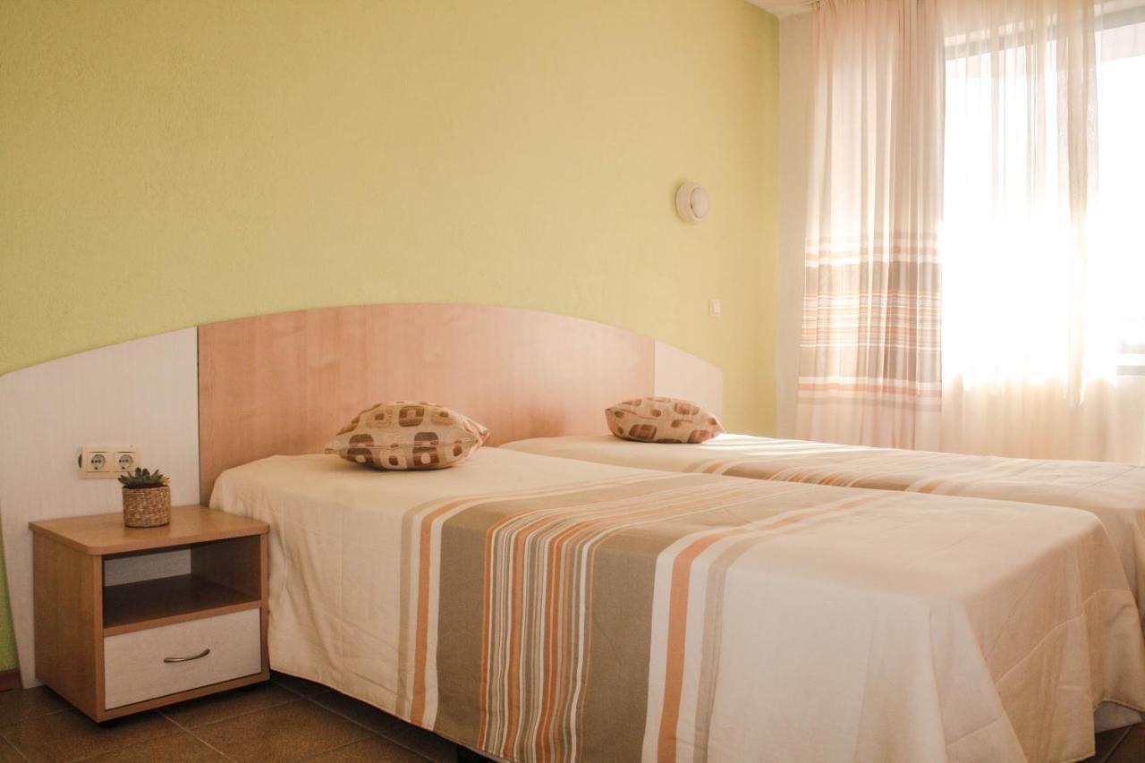 Alba Family Club Hotel Primorsko Zewnętrze zdjęcie