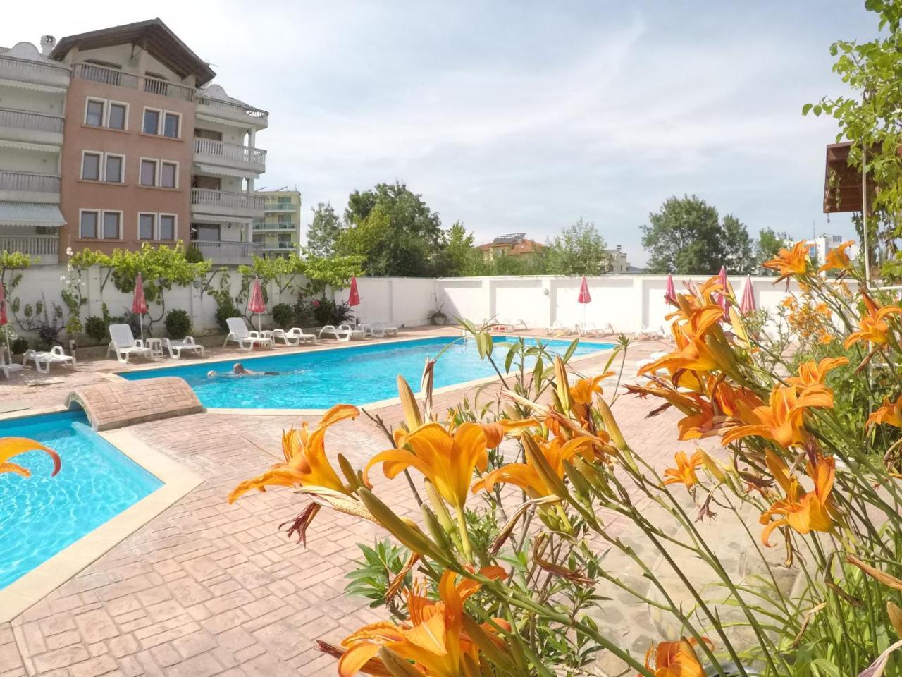 Alba Family Club Hotel Primorsko Zewnętrze zdjęcie